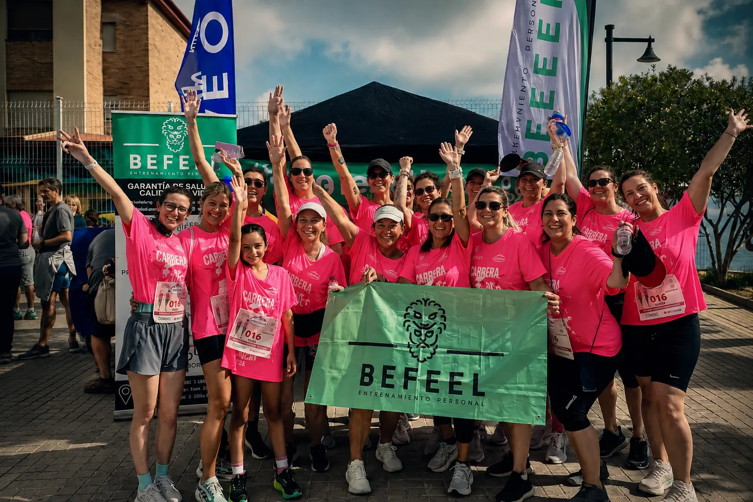 Comunidad de BEFEEL Running Club después de una carrera en Valencia